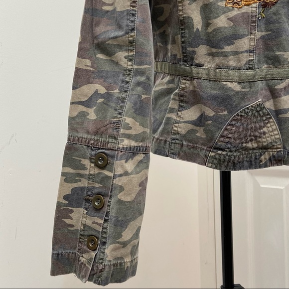 Sirens girls camouflage embroidery detailing zipper front jacket. Size S. Used. - Picture 8 of 14